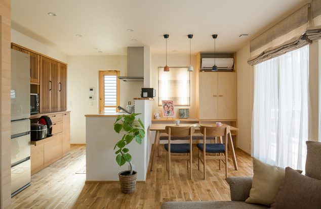 木のぬくもりを感じる優しいダイニング　