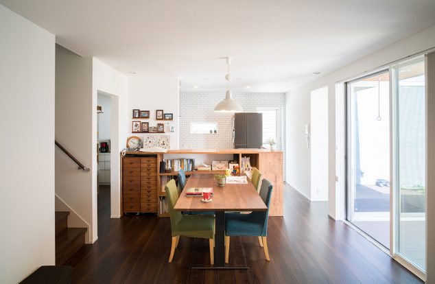 便利な収納があるダイニング