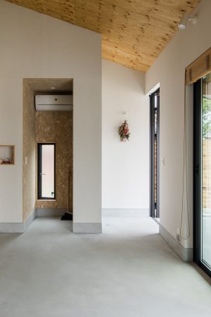 玄関・ホールを兼ねた広々とした土間