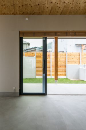 玄関・ホールを兼ねた広い土間