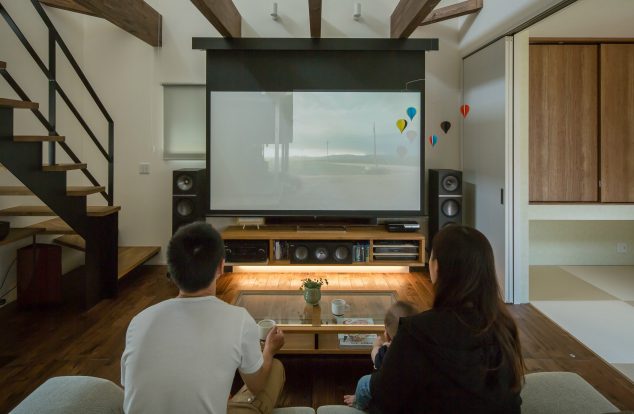 リビングシアターのあるリビング　