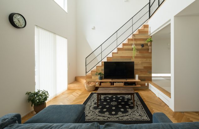 ヘリンボーンの白い家