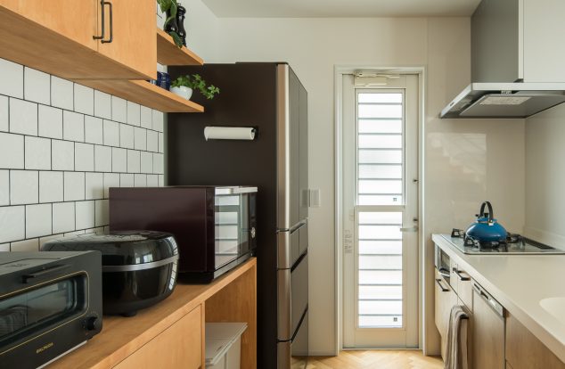 ヘリンボーンの白い家