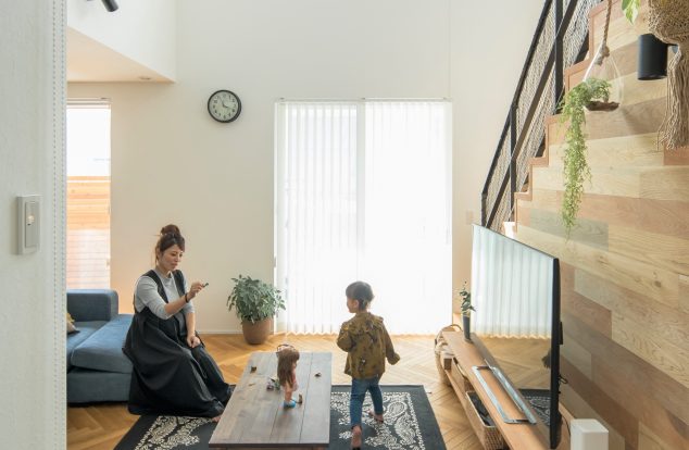 ヘリンボーンの白い家